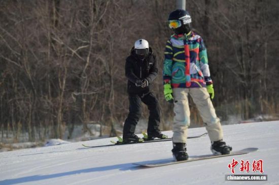 ��ѩ�ۺ������ڼ����е�ѩ����ѩ��(�Y�ψD)���� �z