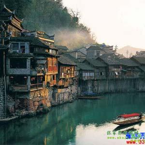 喜樂F線：（熱賣）天門山、天子山、袁家界、鳳凰古城純玩四日游